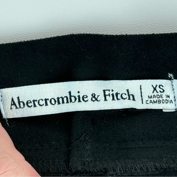 Abercrombie Women’s Faux Suede‎ Black Mini Skirt with Belt Size XS - Picture 9 of 10